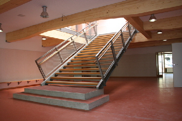 IMG_0994 -podest-lino-klein IMG_0994 -podest-lino-klein